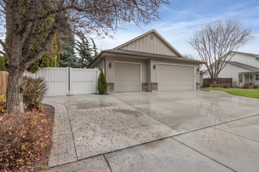 Front view of house at 2680 south loftus way in meridian, idaho listed by jeff sudmeier with idahoreal.estate team at action real estate.
