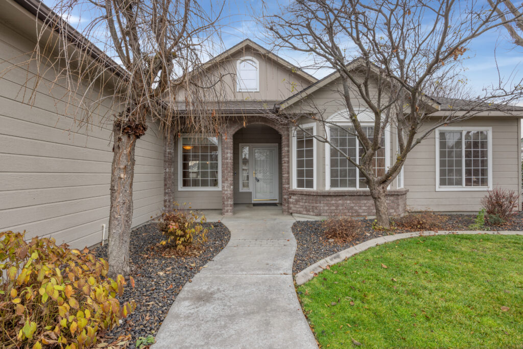 Front entry view of house at 2680 south loftus way in meridian, idaho listed by jeff sudmeier with idahoreal.estate team at action real estate.