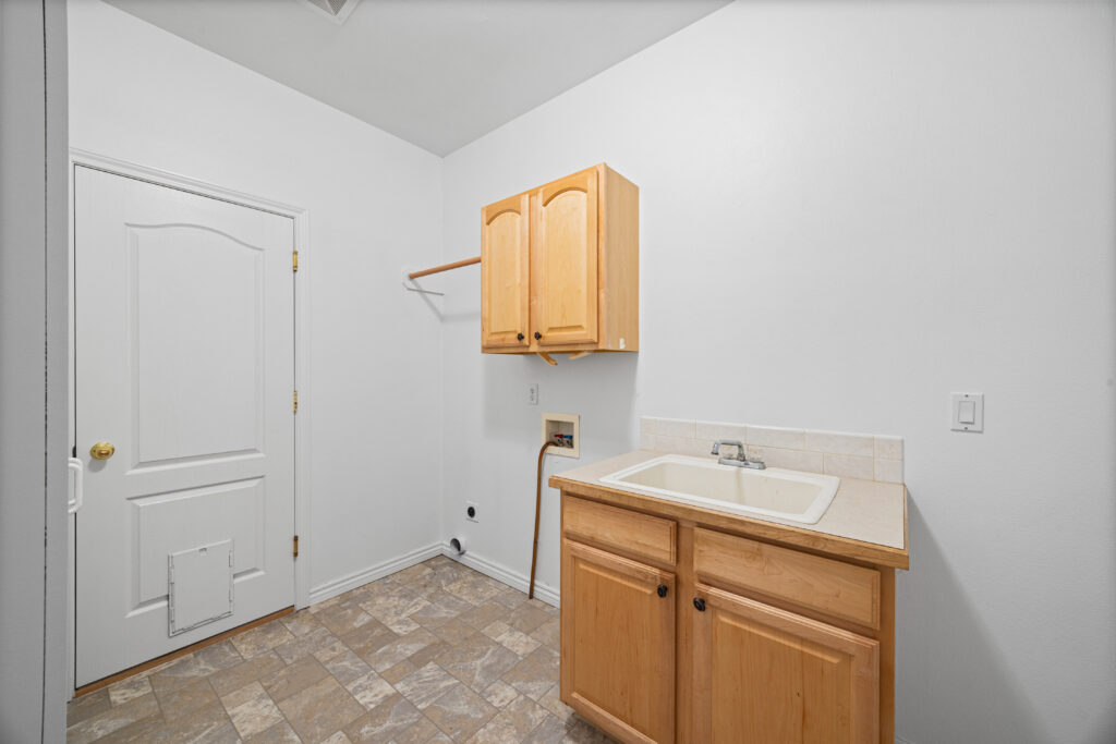 Laundry room view of house at 2680 south loftus way in meridian, idaho listed by jeff sudmeier with idahoreal.estate team at action real estate.