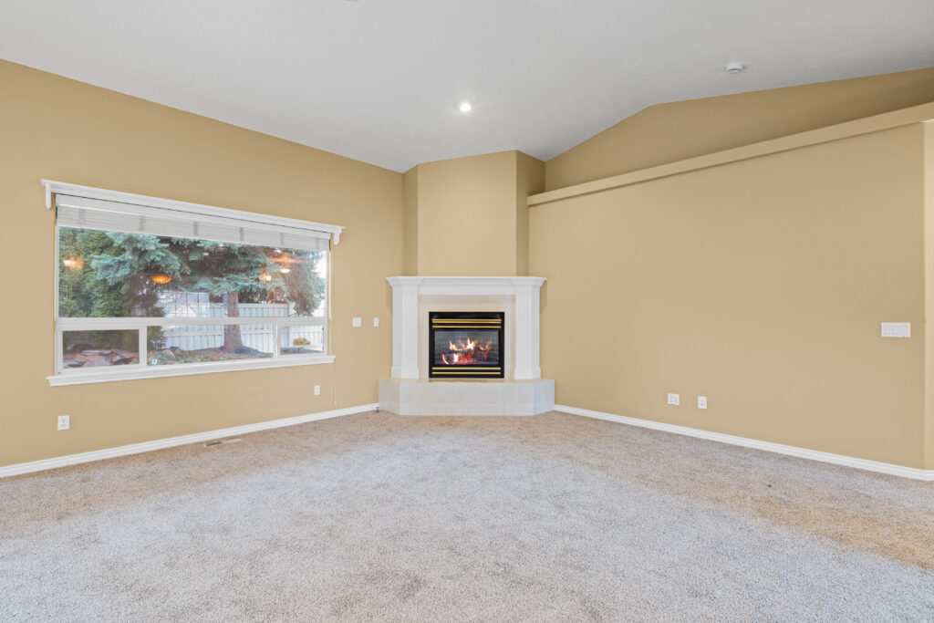 Living room view of house at 2680 south loftus way in meridian, idaho listed by jeff sudmeier with idahoreal.estate team at action real estate.