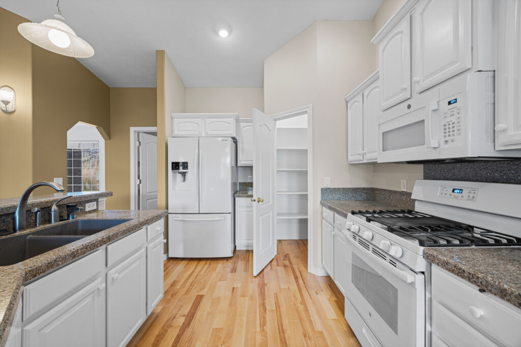 Kitchen view of house at 2680 south loftus way in meridian, idaho listed by jeff sudmeier with idahoreal.estate team at action real estate.