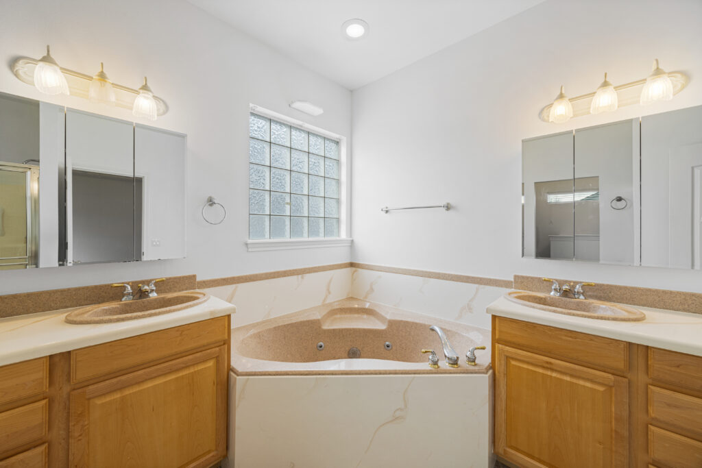 Primary master bathroom view of house at 2680 south loftus way in meridian, idaho listed by jeff sudmeier with idahoreal.estate team at action real estate.